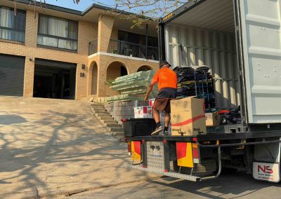 loading truck for house eremoval